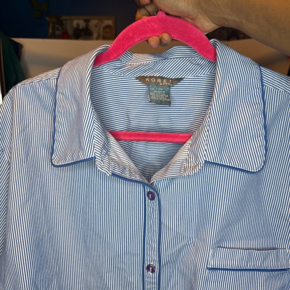 Koret Woman size 22W Blue and White Striped Short Sleeve Button Down Shirt - Picture 6 of 8